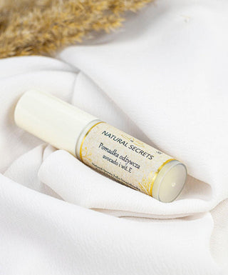Natural Secrets nutritional lipstick with shea butter to regenerate chapped lips - 2