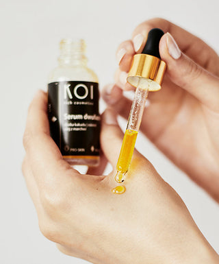 Koi facial serum with squalane and hyaluronic acid to reduce blemishes and scars - 2