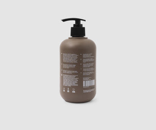 Dog shampoo with natural extracts and amino acid complex for all hair types Bjo