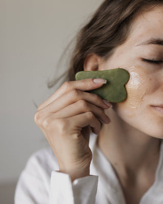 Jade Gua Sha Plate in Recycled Cotton Bag Polemika - 2