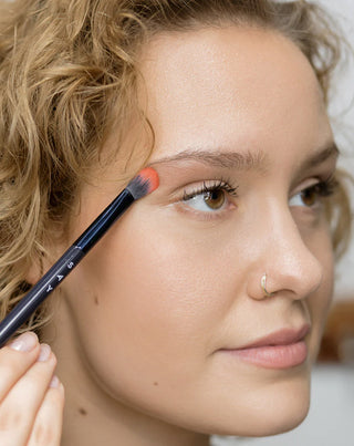 Say Makeup shadow blending brush with flexible bristles No. 4